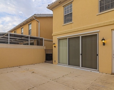 28576 Alessandria Circle - Photo Thumbnail 23
