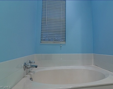 28576 Alessandria Circle - Photo Thumbnail 21