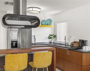 742 111th Avenue N - Photo Thumbnail 9