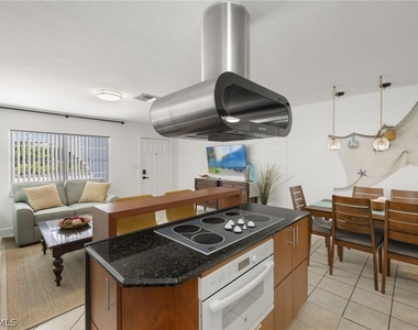 742 111th Avenue N - Photo Thumbnail 12