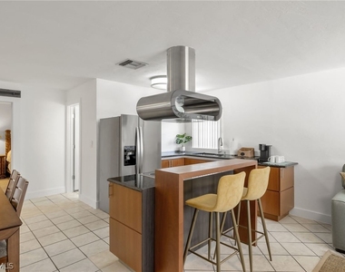 742 111th Avenue N - Photo Thumbnail 11