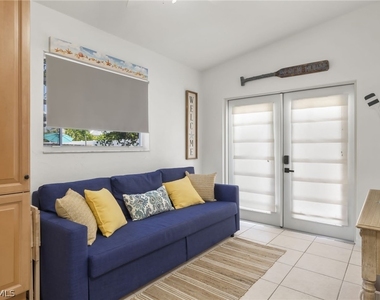 742 111th Avenue N - Photo Thumbnail 2