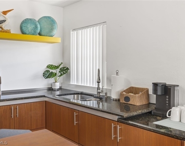 742 111th Avenue N - Photo Thumbnail 7