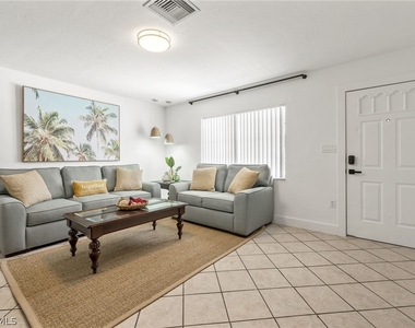 742 111th Avenue N - Photo Thumbnail 4