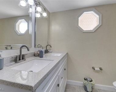 562 Goldcoast Court - Photo Thumbnail 15
