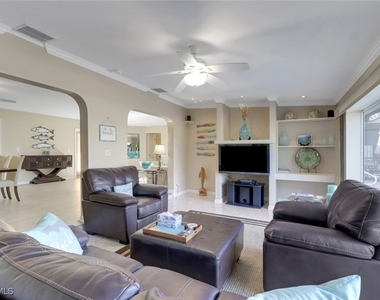 562 Goldcoast Court - Photo Thumbnail 5