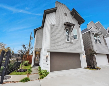 7504 Carver Road - Photo Thumbnail 2