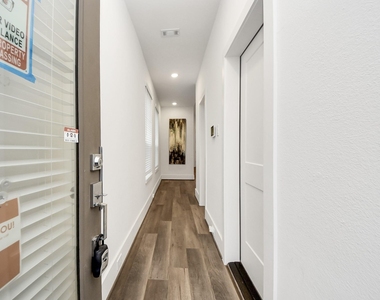 7504 Carver Road - Photo Thumbnail 3