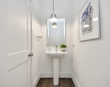 7504 Carver Road - Photo Thumbnail 4