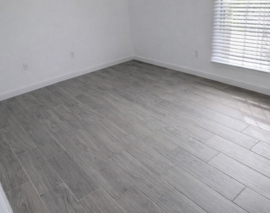 5815 Village Forest Court - Photo Thumbnail 12