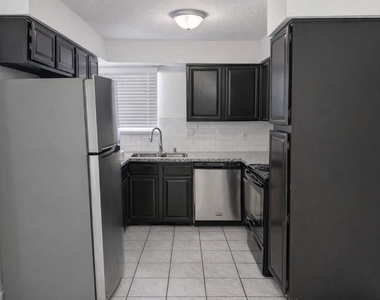 5815 Village Forest Court - Photo Thumbnail 6
