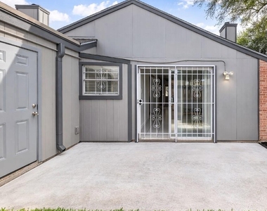 5815 Village Forest Court - Photo Thumbnail 3