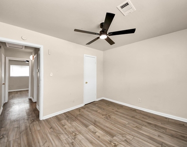 1320 Griffin Street - Photo Thumbnail 15