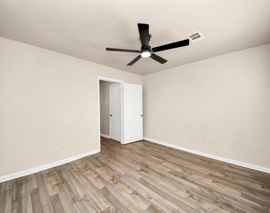 1320 Griffin Street - Photo Thumbnail 13