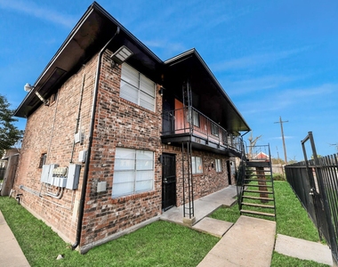1320 Griffin Street - Photo Thumbnail 2