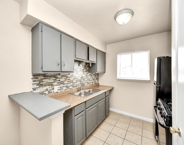 1320 Griffin Street - Photo Thumbnail 6