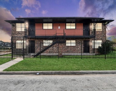 1320 Griffin Street - Photo Thumbnail 1