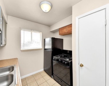 1320 Griffin Street - Photo Thumbnail 7