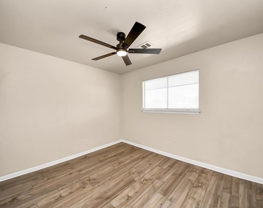 1320 Griffin Street - Photo Thumbnail 16