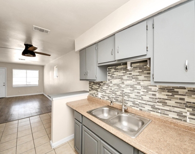 1320 Griffin Street - Photo Thumbnail 8