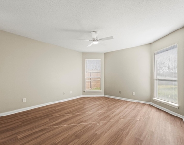 7134 Prairie Village Drive - Photo Thumbnail 10