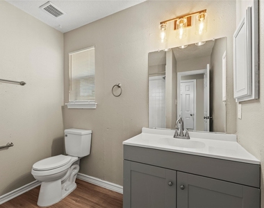 7134 Prairie Village Drive - Photo Thumbnail 9