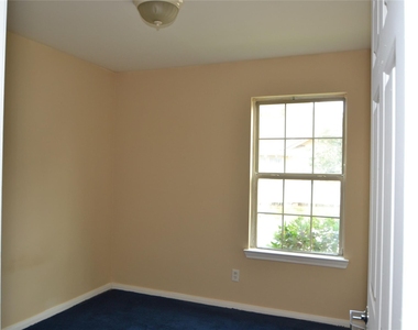 304 Dell Court - Photo Thumbnail 22