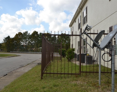 304 Dell Court - Photo Thumbnail 41