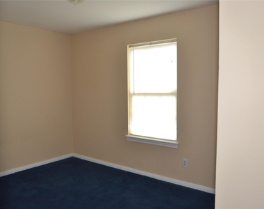 304 Dell Court - Photo Thumbnail 25