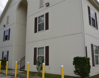 304 Dell Court - Photo Thumbnail 1