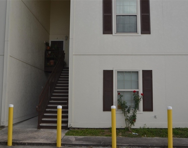 304 Dell Court - Photo Thumbnail 34