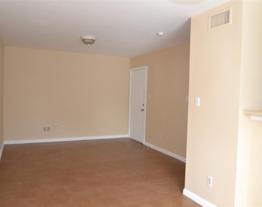 304 Dell Court - Photo Thumbnail 5