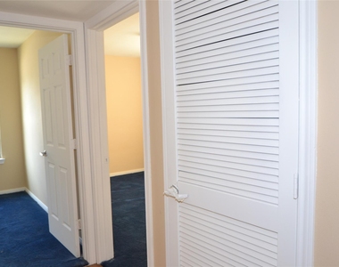 304 Dell Court - Photo Thumbnail 19