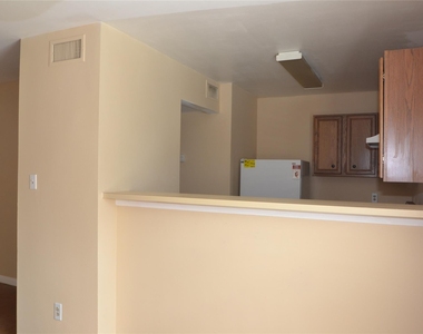 304 Dell Court - Photo Thumbnail 8