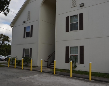 304 Dell Court - Photo Thumbnail 36