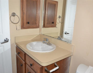 304 Dell Court - Photo Thumbnail 16