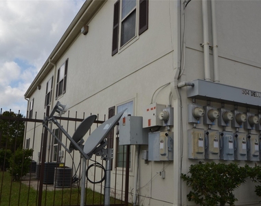 304 Dell Court - Photo Thumbnail 40