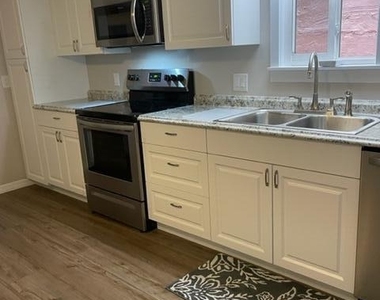 2206 Irwin Street - Photo Thumbnail 6