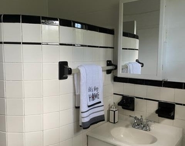 2206 Irwin Street - Photo Thumbnail 3