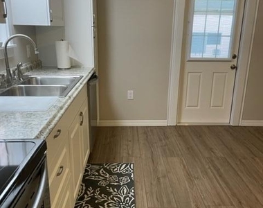 2206 Irwin Street - Photo Thumbnail 5