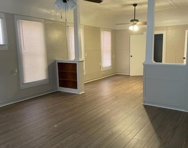 2206 Irwin Street - Photo Thumbnail 9