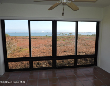 6240 E Mirror Lake Drive - Photo Thumbnail 7