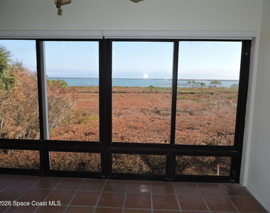 6240 E Mirror Lake Drive - Photo Thumbnail 5