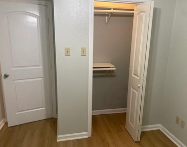7813 Pruitt Drive - Photo Thumbnail 10