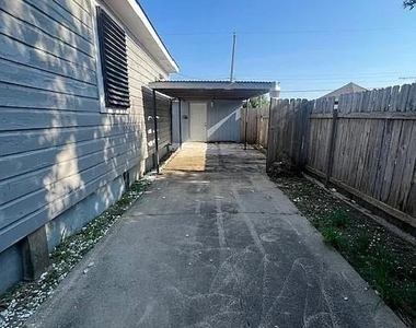 7813 Pruitt Drive - Photo Thumbnail 17