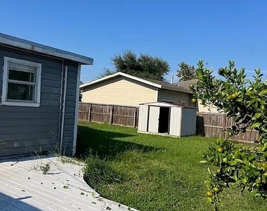 7813 Pruitt Drive - Photo Thumbnail 1