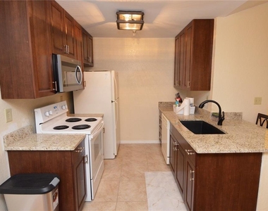 10263 Gandy Boulevard N - Photo Thumbnail 5