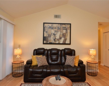 10263 Gandy Boulevard N - Photo Thumbnail 19