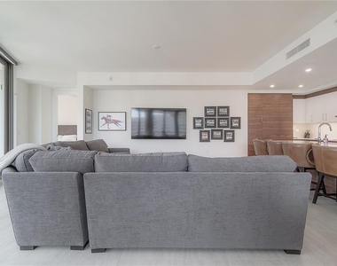 2103 Bayshore Boulevard - Photo Thumbnail 3