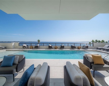 2103 Bayshore Boulevard - Photo Thumbnail 1